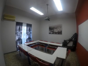 Κέντρα Ξένων Γλωσσών - Αίθουσα σχολείου